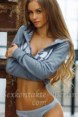 Evelyna aus Düsseldorf bietet Escort-Service zu günstigen Preisen Evelyna aus Düsseldorf bietet Escort-Service zu günstigen Preisen