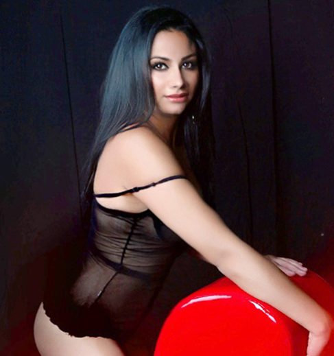 Beatriz - Ladies Berlin 85 D Günstige Erotische Abenteuer Umschnalldildo