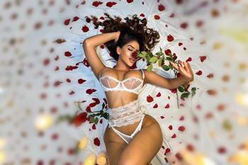 Escort Nutte Dylan bietet in Berlin Lesbische Spiele zu einem Preiswert Preis