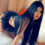 Gwineth Dream elegante Escort Hure in Bonn bietet einzigartige Rollenspiele beim Sex