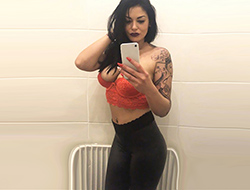 Sandra – Escort Callgirl aus Griechenland bietet Hausbesuche mit Analsex